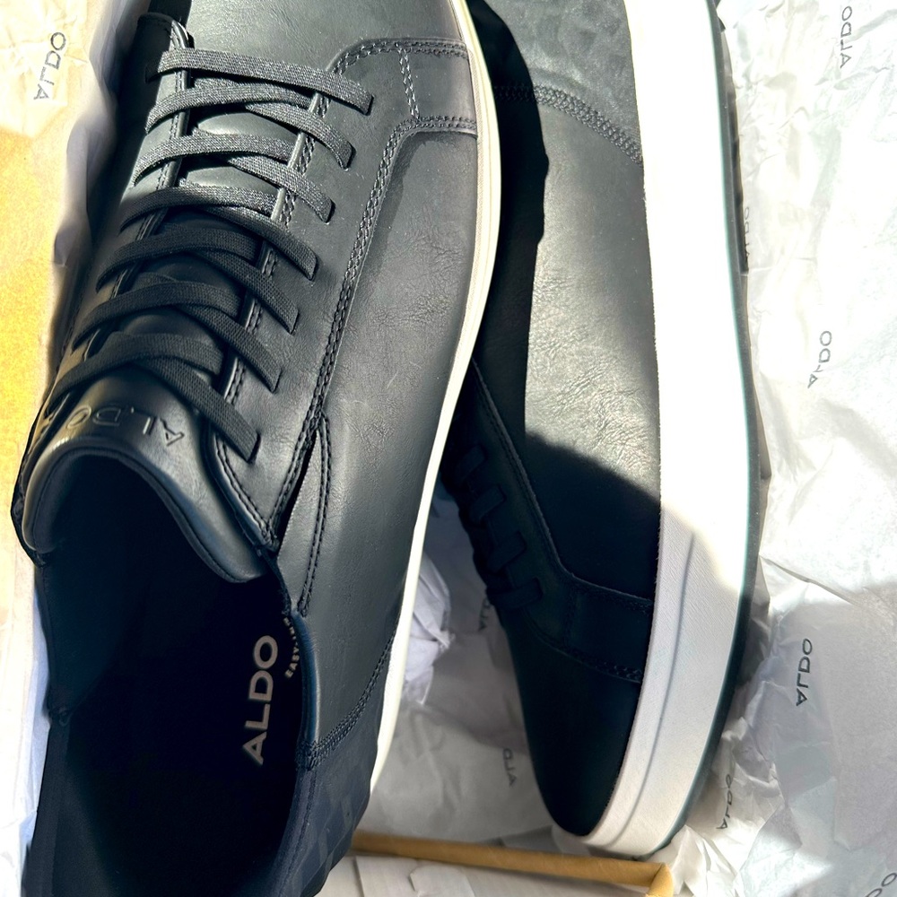Men’s Benny Aldo Leather Sneakers